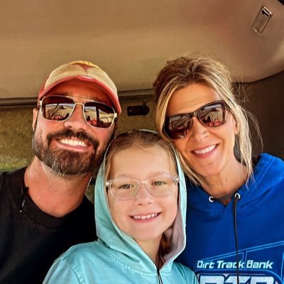 Sixth generation on our Family Farm raising corn, beans, hay, cattle and our beautiful daughter Sawyer. I love my family, farm, and friends.