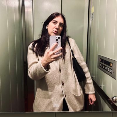 ModonuttiM11's profile picture. Dal 97 sparo sentenze e guardo male la gente    #aries #mm #gintonic #cazzate ✨📱🪞