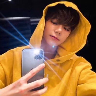 kutt_99's profile picture. 主にベンチャーキャピタルへの事業投資をやっています。前澤社長のように1人でも多くの方を救いたいと思い期間限定で『一律給付』を行います。