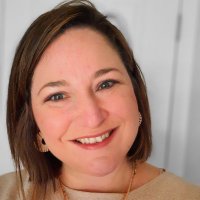 Laurie Naab (@laurnaab) Twitter profile photo