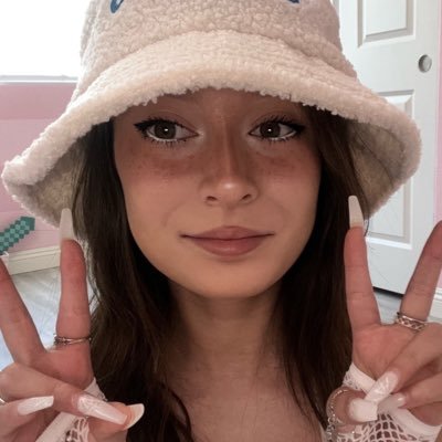 4’11” & 89lbs 🧸🌷 yes, I did make love to a cactus, and no, it’s not a joke 🌵🥲 vvv (link below)