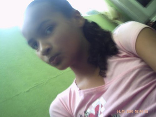 RenathaOlivera's profile picture. 