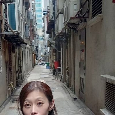 勤務先:(株)POP、skill 映画『超擬態人間』『狂覗』『闇國』『半狂乱』『猿ノ王国』(藤井秀剛監督)プロデューサー。『怨泊』キャスティング。ビーグル犬・パルマ🐕フレブル・巳喜男の世話係。ワインと食べる事が大好き。韓国ドラマ、ホラー・サスペンス映画大好き。