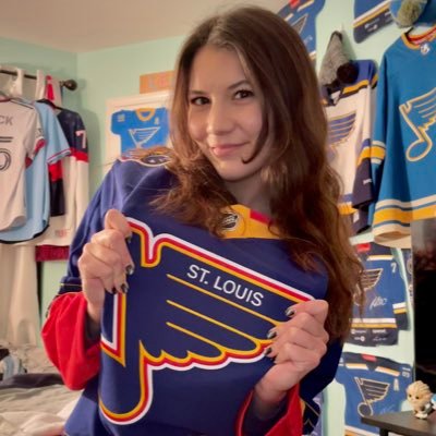 27 • @stlouisblues • known for putting an L on my forehead • @Twitch Affiliate https://t.co/m4AokUXvqJ • 1/2 of @TheRhythmSTL • @stlCITYsc STH •