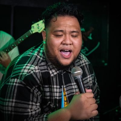 jiji_sagcal's profile picture. My eyelids never stop twitching