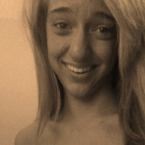 thatsh1tcrray's profile picture. Don't cry because it's over, smile because it happened..                out.