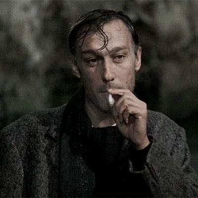 przemierzam basen z zapaloną świeczką...
tarkovsky, pattinson and thom yorke lover