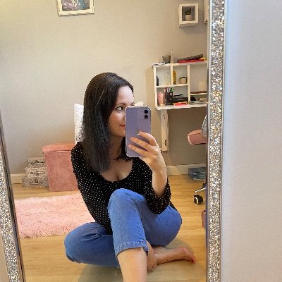 🐈⬛ Cat sleuth writer
💻 “This happened to me” blogger
👩👦Mama to a mini YouTuber
👩🏻🎓 Studying Local History at Oxford 24/25
🙌🏻 Work as a youth mentor