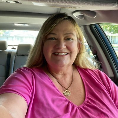 I’m Christy ❤️fun to chat🌺love making positive friends📌