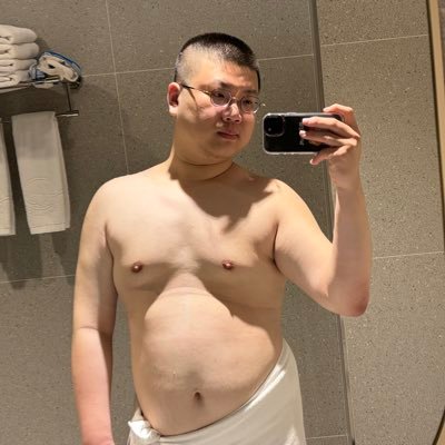 CRTkK904mVTgG9L's profile picture. 喜胖 喜壯胖 喜熊熊