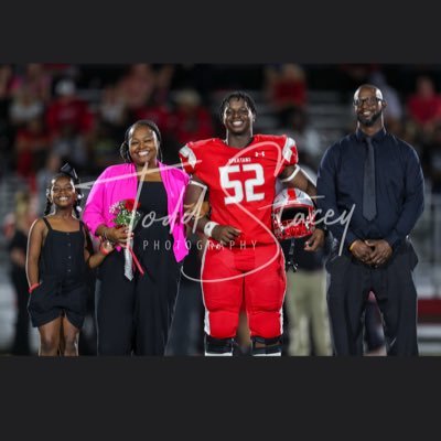 #52 Center/Guard Saraland High School C/O 2024 5’11 240 Bench-280 Squat-450 Clean-235 Gpa-3.8 https://t.co/qy5P7igx6H bchastang52@gmail.com