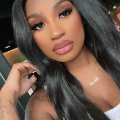 simplybrookee_'s profile picture. 29. Houston, TX 📍