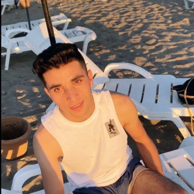 ozgur_azad_7's profile picture. Dev ji hêvîyên xwe bernedin 🥀