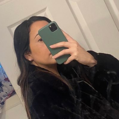 iamoliviamarie's profile picture. mama | bookish | myspace millenial | fluent in ✨sarcasm ✨ ♉️ opinions & views  are my own