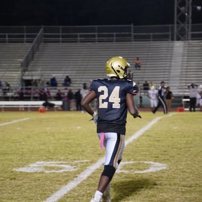 NORTH FOREST HIGH ATHLETE 🏈  CO/2024    MLB 5’9 165lbs   3.3GPA         davistremainedaniel@gmail.com