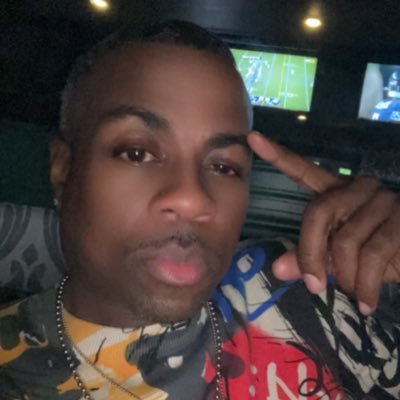 ridewithmel's profile picture. 