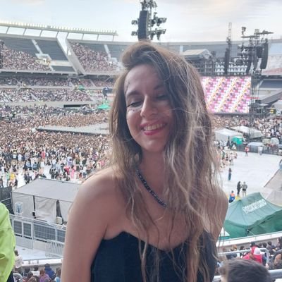 🌈☕📊❤️♑ 🐍
12/11 Tuve una cita con Taylor Swift en el Monumental
| Economista (en progreso)