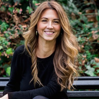 Socia Directora @es_empatia /Founder @CulturaEnGrande / Directora Congreso Iberoamericano Esports y Videojuegos En Español / https://t.co/8cWVnwPooL