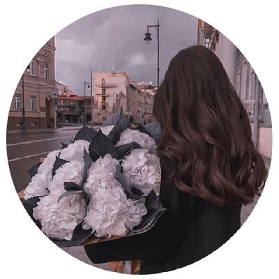 امرأةً مثلي دائمًا تربحّ سأصبح يوما مآأريد
💅🏻 احب الآناقة
آعشق التصوير📸 مغرمة بالنجاح