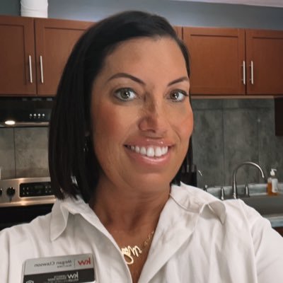 Purdue Alumni; Realtor at Berkshire Hathaway IN Realty; Die hard CUBS & PURDUE fan; Wife; mom; Gigi!