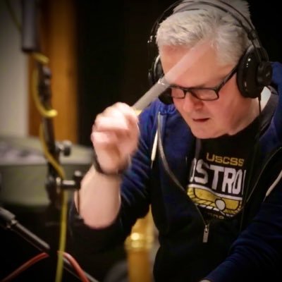 Composer, orchestrator, producer (@smeckystudios), lecturer, and general film-music nerd 🏴🇨🇿