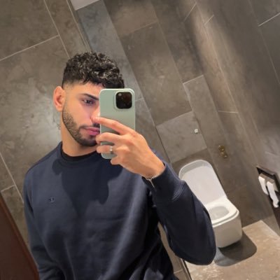 adxm78's profile picture. 22 ✈️ 💨