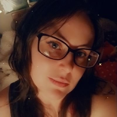 Orange cat mom, fall girlie.. I stream with my bestie as a duo on Twitch @TheBinamicDuo
head empty, only memes and references.
she/her ♎ 💖💙💜 🐱🐧