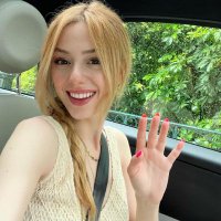 Diana (@dfb1df6b) 's Twitter Profile