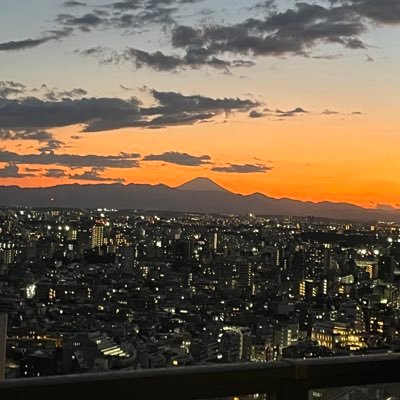 西新宿に住んでるギャンブラー。歌舞伎町に毎日いる暇人。タワマンチャレンジ開催中❗️仲良しさん、フォロワーさんは声かけてね♪