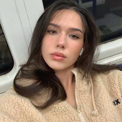 aakillanbekizim's profile picture. 🍷💋💄