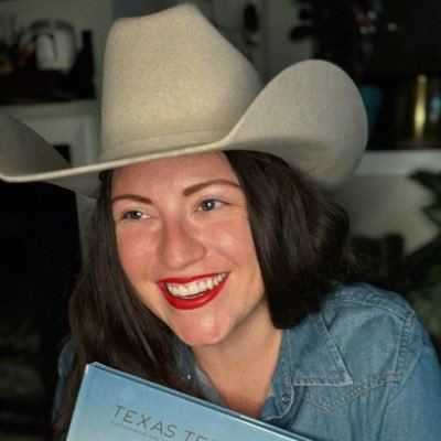 Photographer, author of ‘Texas Textures’, dirt road democrat, Spurs fan, and dive bar dweller. Can eat beef ribs without messing up my lipstick.