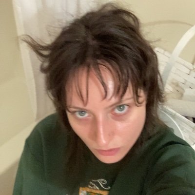 vibesbizarre's profile picture. deep sea ecologist | BEENthic biologist