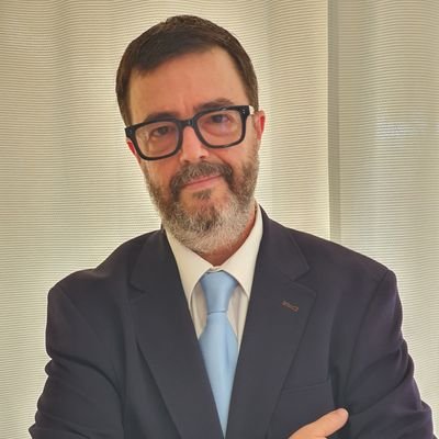 Abogado, Profesor de la Universidad de Málaga... y Cofrade.