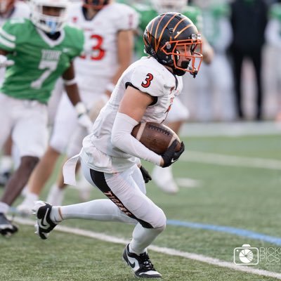 Edwardsville High School ‘25 | Hurdles and Sprints | FS/WR | 6’1 180 lbs | 4.44 40 (FAT) | 4.2 GPA| https://t.co/rZUQHtDkLn #hudl | 2x All State🏅