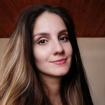 Comunicadora Social - Periodista. Dibujo un óleo de frases cotidianas. Siempre vivo detrás de cada palabra que escribo.