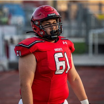 | Center, Offensive Guard | Monarch High school ⚔️ 🔴 #61 | 5,11 260Lb | GPA 3.5 | Freshman |