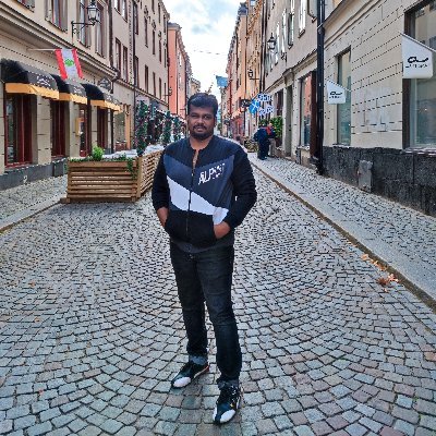 Dhineshh13's profile picture. 