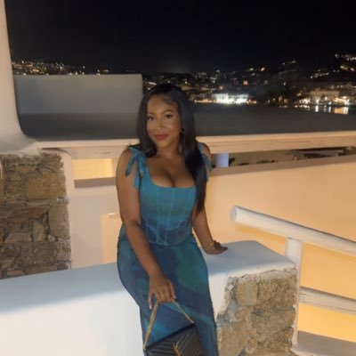 Tolu_xo's profile picture. protect your peace✨|senior nurse practitioner👩🏾‍⚕️🩺