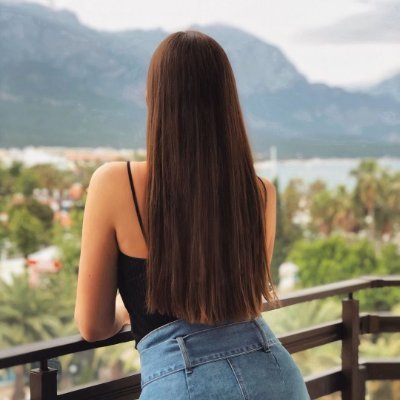 I am a confident girl who likes to do what she likes, for example, I like yoga, traveling, discussing topics and exploring different topics and ideas with diffe