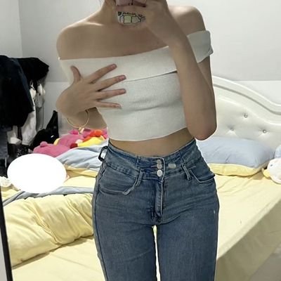 dxq19951's profile picture. 个人兼职 25.身高166，体重不到100，胸围C。空余时间兼职赚点零用钱，一般都晚上，QQ:1710328927 飞机:https://t.co/QhOmp2q5gS