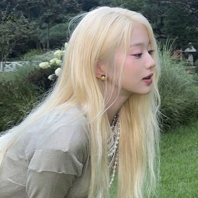 books | k-pop | genshin/pubg | she/her | hetero | softhorny | закрытка:@_lisnahyupovis_ | inst: imkriinzh