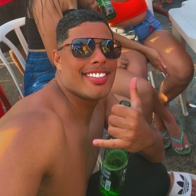 Só Deus pode me julgar 🙏🏾 who needs love? insta:joao_crf33