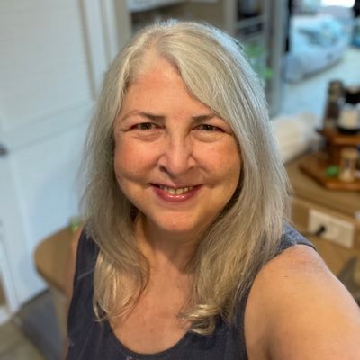 Center 🇺🇸. Facts matter. Librarian. “How good it is to be among people who are reading” RM Rilke. Protect our amazing & beautiful planet.🌎. No DMs.