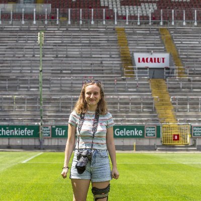 Katha1900's profile picture. Betzefan 👹 & fußballbegeistert ⚽️ / Redakteurin - Wochenblatt Landau & FCK ✍️ / EAFC 🎮 / Meme-Archiv 👀 / 27 Jahre alt / FCKNZS!