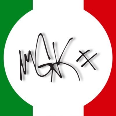 hello i’m @gaiafontesxx an Italian FAN PAGE for @machinegunkelly ex nickname: @ESTXX_ITALY 🇮🇹 Infos, updates, photos and more.