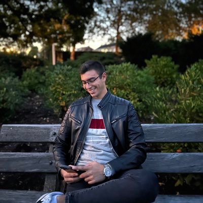 building @Decentrabuidl | Reach out if you need help building something in web3 | smiling machine