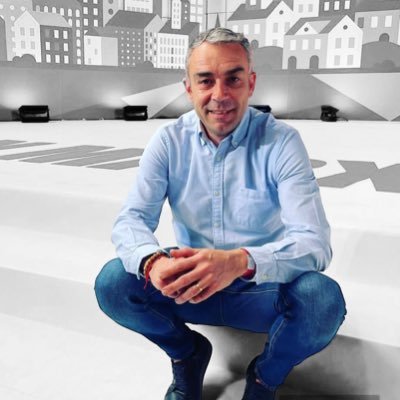 Compte de suport a @albert_sales regidor no adscrit a l’Ajuntament de Tiana “La democràcia no és una qüestió de vots, sinó de valors”.