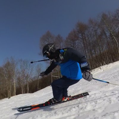 追い撮り肩マウントを開発。非骨傷性頚髄損傷からリハビリを経験。スキー、スノボー、登山などのアクティビティをハンズフリーで撮影。雪好きさんとリハビリしている人などをフォローします。
Hands-free tracking capture for activities like skiing
下記↓で販売中。