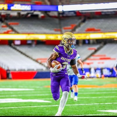 CBA C/O 25’ 3⭐️Wr/#1 NY 6’0 165lb https://t.co/c3T8y6N3eT Track times-100-10.6 200-21.64 DOB-10/30/07-16