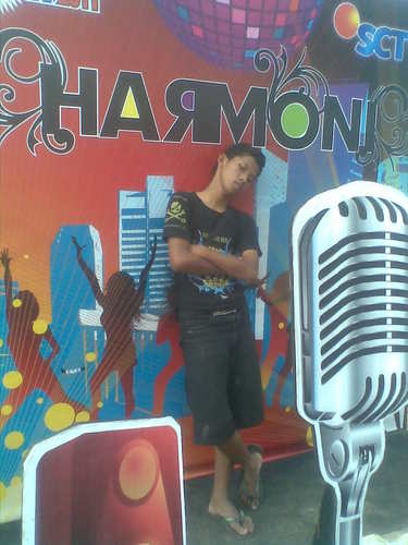 fyanArsana's profile picture. Hidup tak selamanya di bawah roda baja